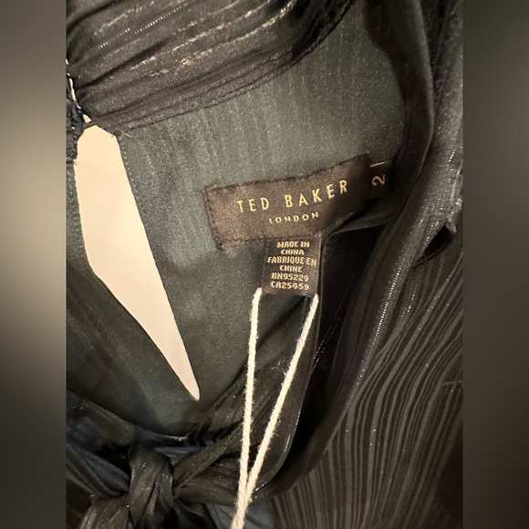 Gorgeous Dark Green Blouse - Picture 2 of 3